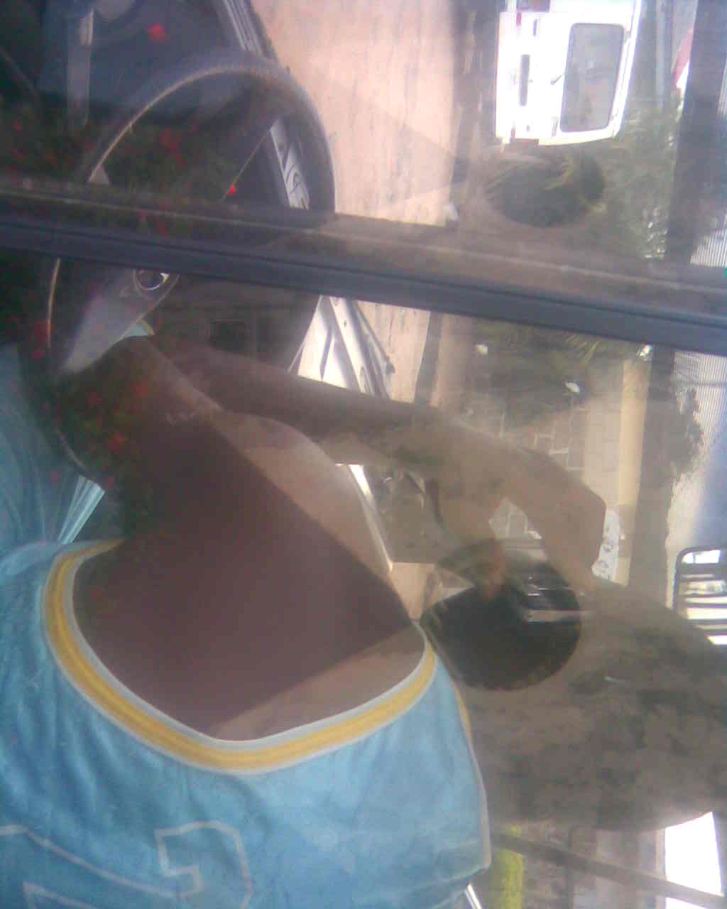 AyWire023